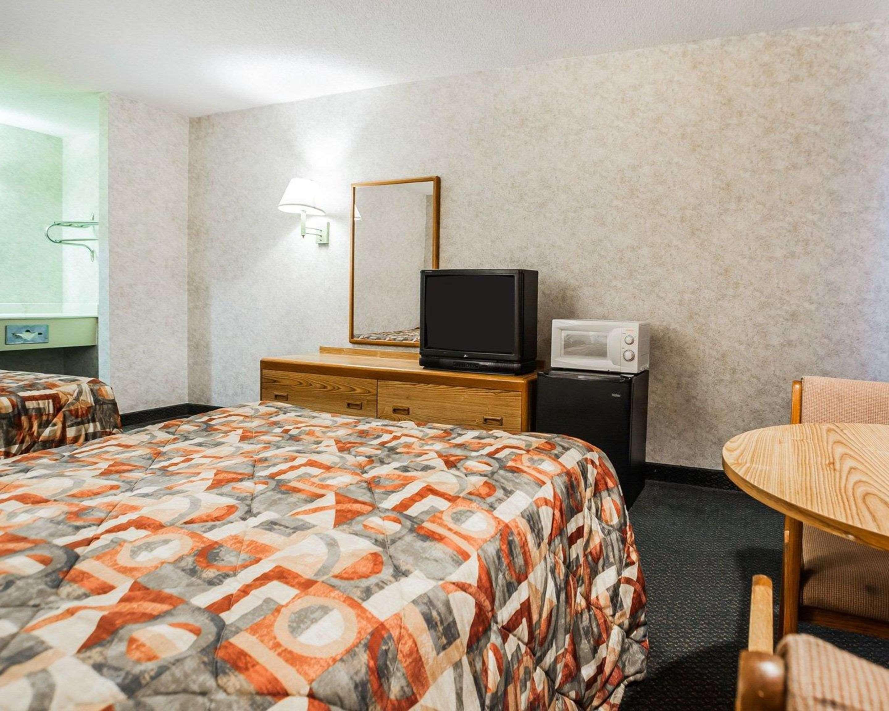 Econo Lodge Jefferson City Exterior photo